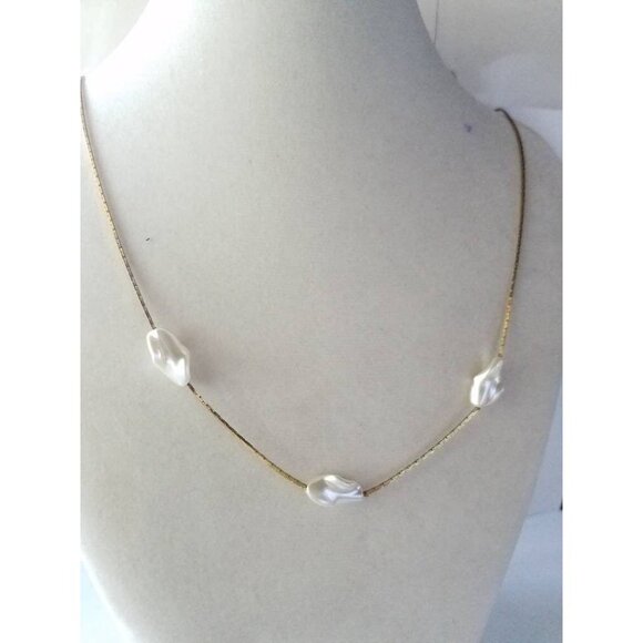 Vintage Gold tone‎ faux pearl necklace. Korea. - Picture 4 of 4